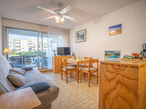Apartment Los Amigos-4 by Interhome