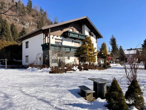 Apartment Alpenrose 2 by Interhome