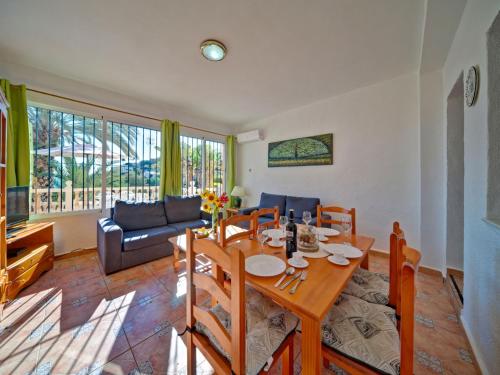 Posezení v ubytování Apartment Canuta Baja-1 by Interhome
