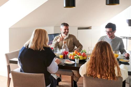 Tetamu yang menginap di Lisbon Five Stars Apartments 8 Building