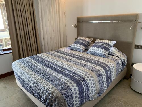 Exclusive beachfront apartment Torremolinos - pool - paddle - tenis - wifi - central aircon