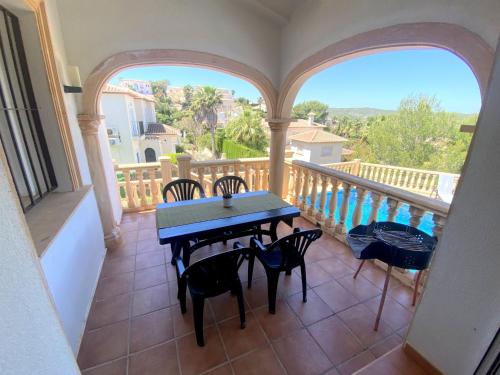 A balcony or terrace at Holiday Home Laurel by Interhome
