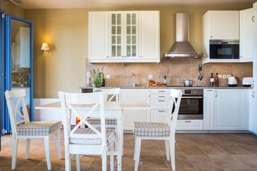 Dapur atau dapur kecil di Forget me not Villa No 2