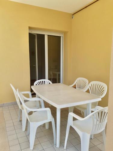 M306 - Marcelli, trilocale con ampio terrazzo, a 150 metri dal mare
