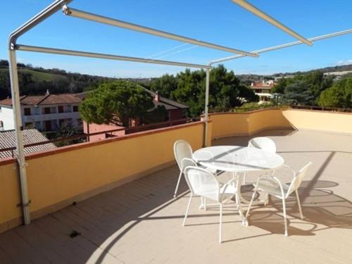 N028 - Numana, ampio trilocale con terrazzo vista mare