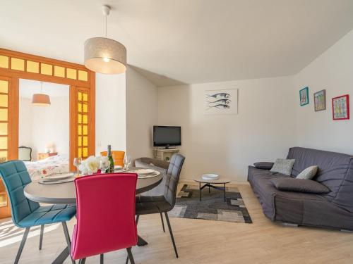 Posezení v ubytování Apartment La Fregate-8 by Interhome