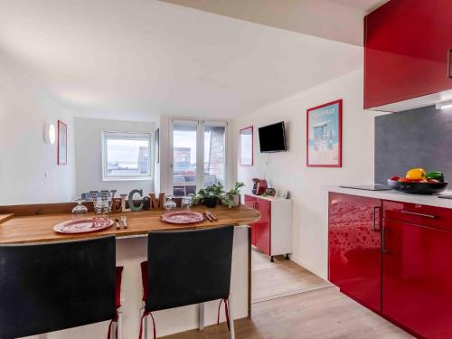 Studio Les Marinas-14 by Interhome