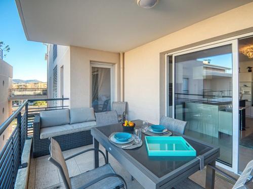 Apartment Le 4 Mats-2 by Interhome