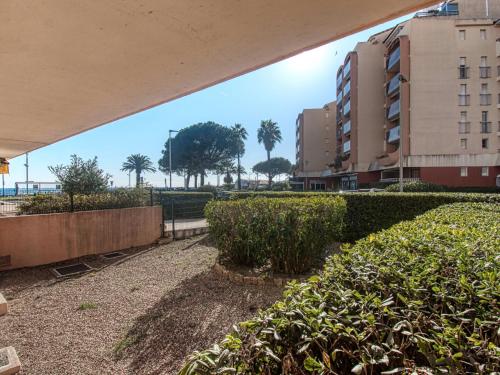 Apartment Le Méditerranée-3 by Interhome