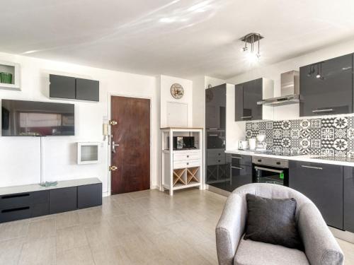 Apartment Le Méditerranée-3 by Interhome