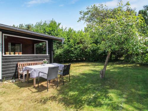 Zahrada ubytování Holiday Home Lone - 900m from the sea by Interhome