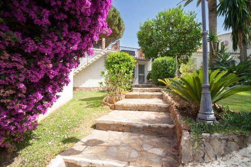 Casa Ancladero Big rooftop terrace, 2 bedroom guesthouse w garden and view