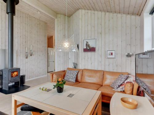 Posezení v ubytování Holiday Home Naia - 200m from the sea by Interhome