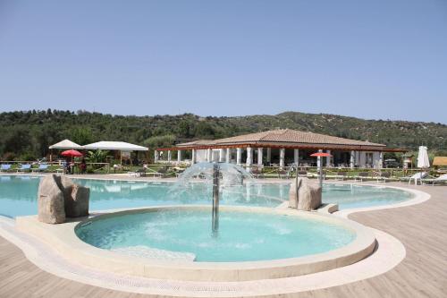 Der Swimmingpool an oder in der Nähe von Camping Cigno Bianco