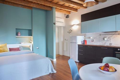 Lovely flat with park view
