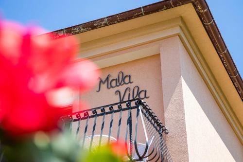 Apartments Mala Vila