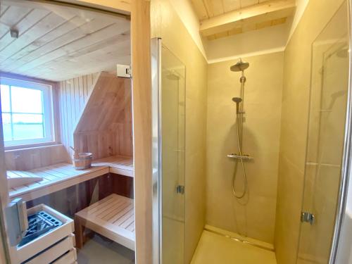 Koupelna v ubytování Ferienhaus Distelfink mit Sauna und Kamin