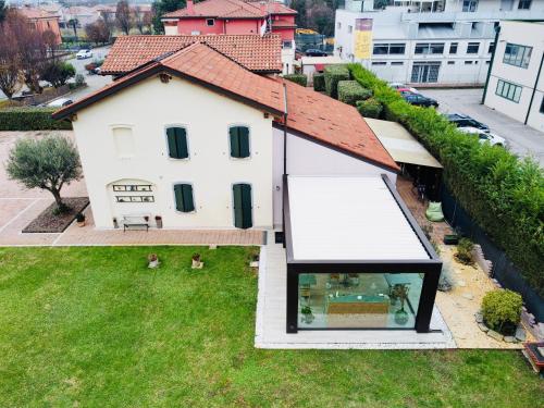 Το κτήριο όπου στεγάζεται  το bed & breakfast