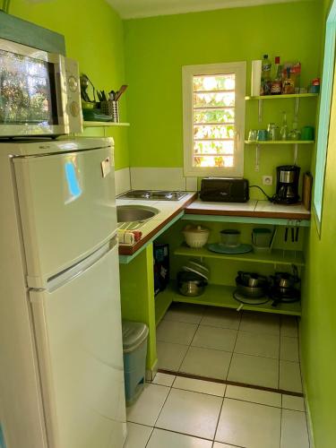 Una cocina o zona de cocina en Gîte Zandoli Koko