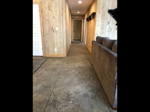 Family Cabin Unit 9 – Photos 5