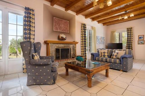 Ilenia's 3 Bedroom House With Private Pool