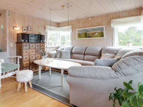 Posezení v ubytování Holiday Home Annakarin - 500m from the sea by Interhome