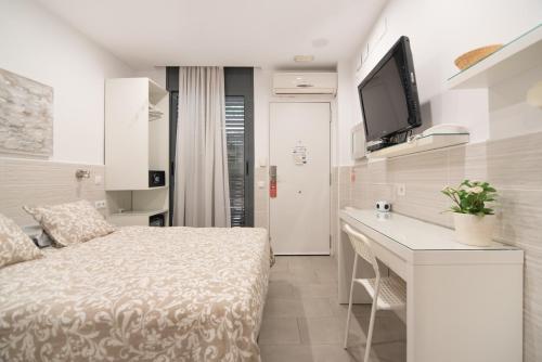 Hostal House