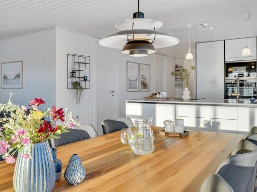 Nápoje v ubytování Holiday Home Hillevi - 200m from the sea by Interhome