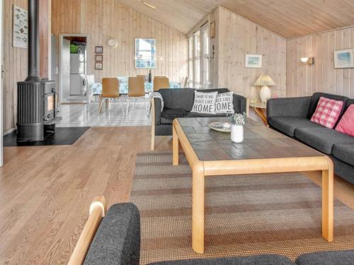 Posezení v ubytování Holiday Home Gedda - 700m from the sea by Interhome