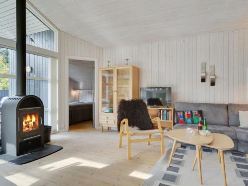 Posezení v ubytování Holiday Home Alethe - 1km from the sea by Interhome