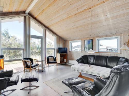 Posezení v ubytování Holiday Home Øde - 350m from the sea by Interhome