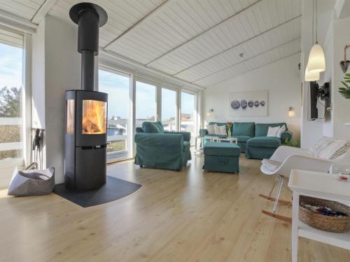 Posezení v ubytování Holiday Home Stina - 250m from the sea by Interhome