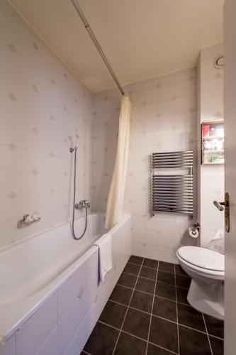Un baño de Hotel Churchill