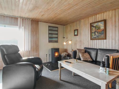 Posezení v ubytování Holiday Home Jarla - 250m from the sea by Interhome
