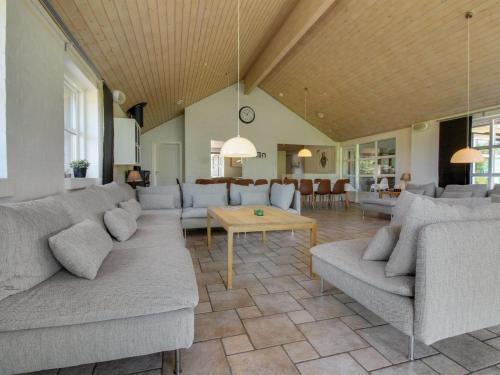 Posezení v ubytování Holiday Home Berenika - 500m from the sea by Interhome