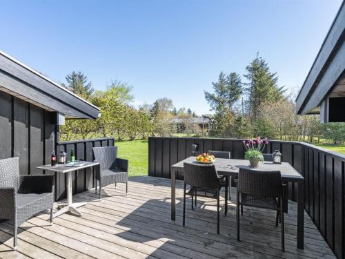 Zahrada ubytování Holiday Home Jelin - 2-5km from the sea by Interhome