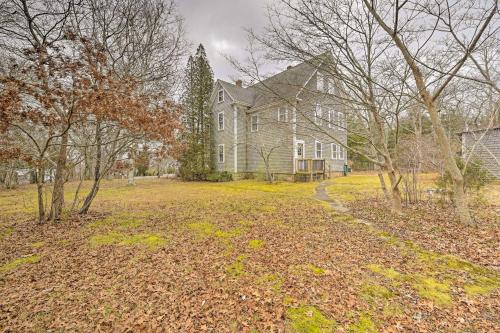 Gallery image of Apt on Vineyard Haven Near Nantucket Sound! in Vineyard Haven