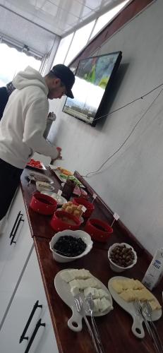 Makanan di atau berdekatan aparthotel ini