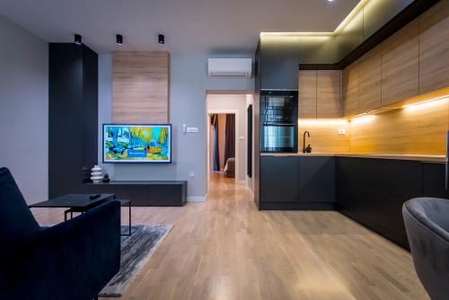 Zarina Suite - Old Town Center
