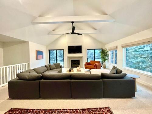 Gorgeous Edwards Mountain Getaway – Photos 3