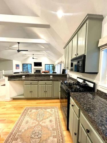 Gorgeous Edwards Mountain Getaway – Photos 5