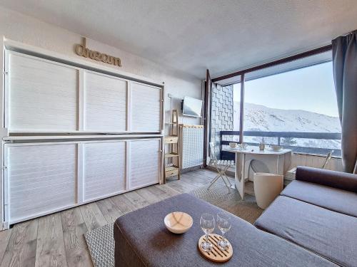 Studio rénové avec balcon - Quartier Croisette - FR-1-344-1162