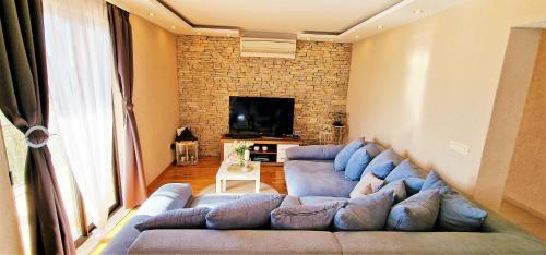 Throne Villa Kambia with heated poolにあるシーティングエリア