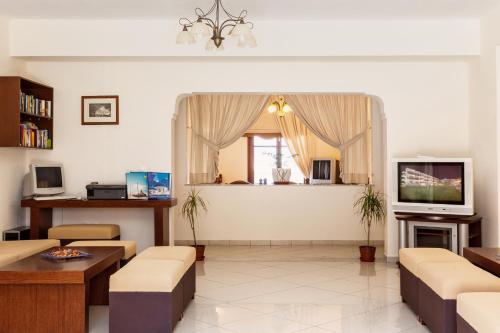 Gallery image of Aeolos Hotel in Skopelos Town