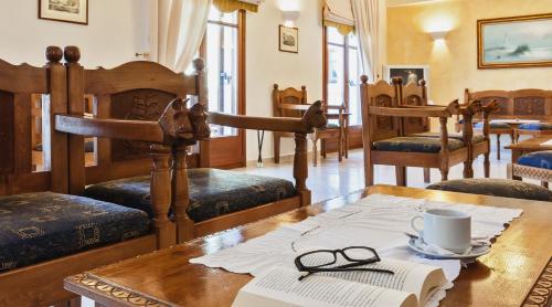 Gallery image of Aeolos Hotel in Skopelos Town