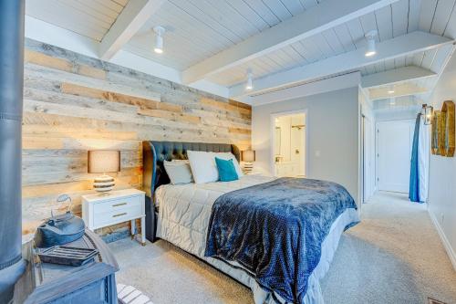 Ein Bett oder Betten in einem Zimmer der Unterkunft The Home at the End of the Rainbow