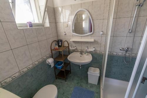 Apartments with a parking space Losinj, Losinj - 20594