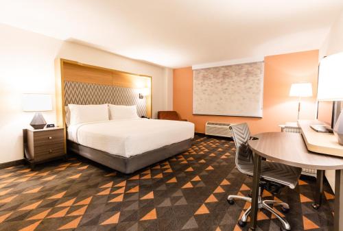 Holiday Inn Rancho Cordova - Northeast Sacramento, an IHG Hotel Image