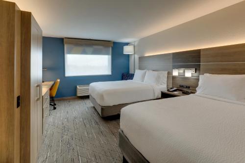 Katil atau katil-katil dalam bilik di Holiday Inn Express Kenner - New Orleans Airport by IHG