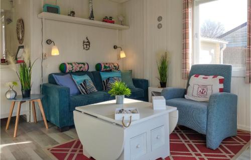 Ruang duduk di 1 Bedroom Cozy Home In Breskens
